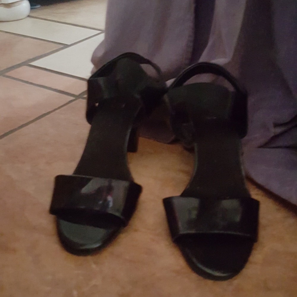 Sandal pump